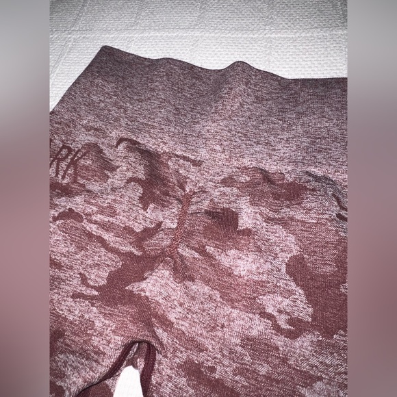 GYMSHARK SEAMLESS CAMO LEGGINGS BERRY RED - Picture 6 of 7